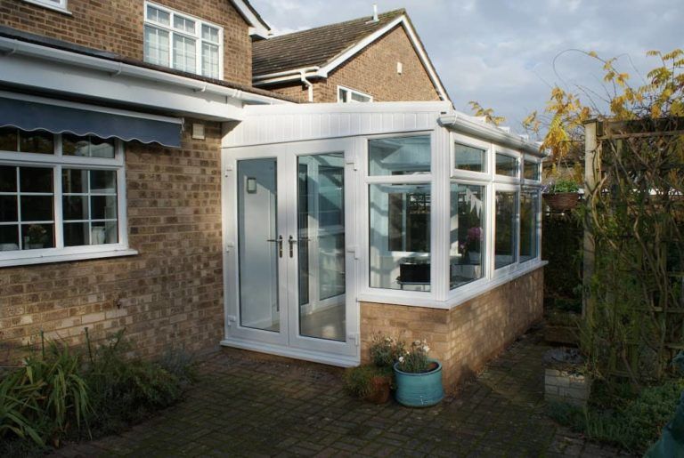 Lean To Conservatory with Dwarf Wall
