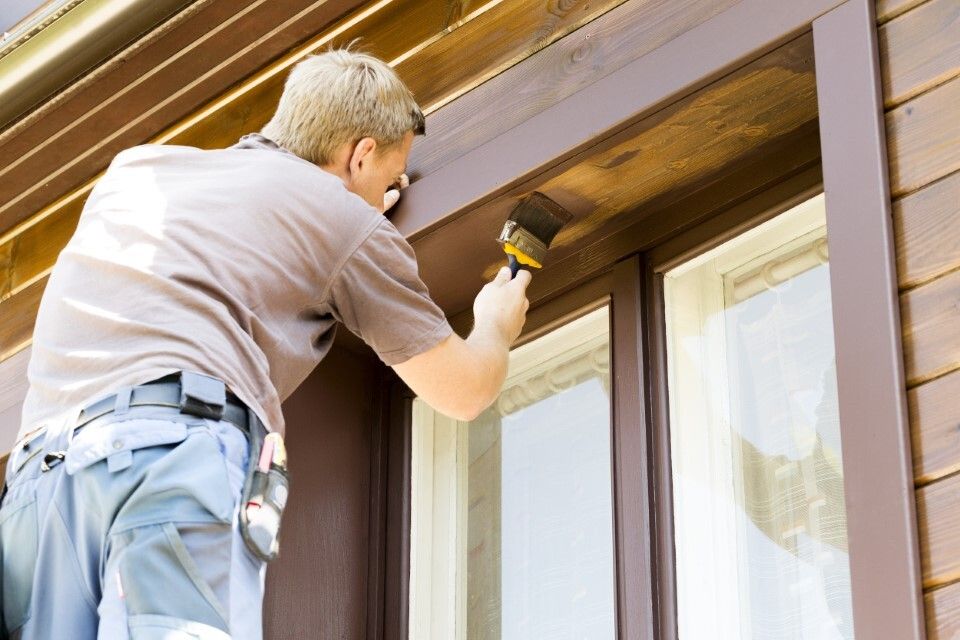 painting house eaves